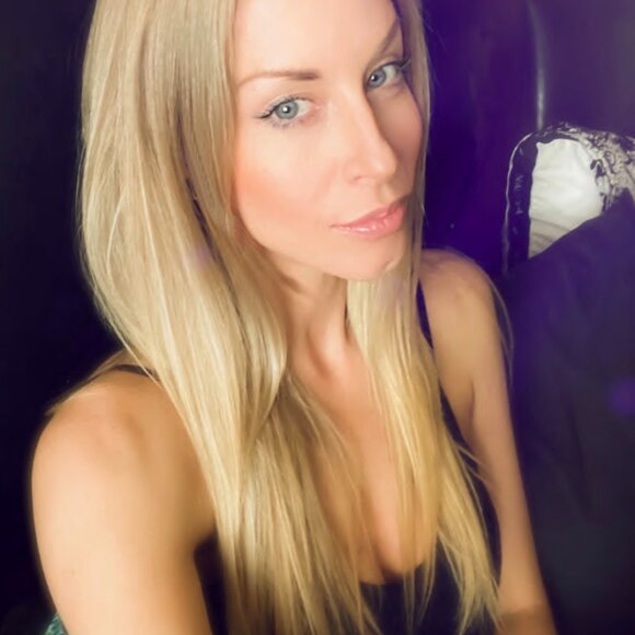 Hi there, I'm Lola! - Picture 2 of 4